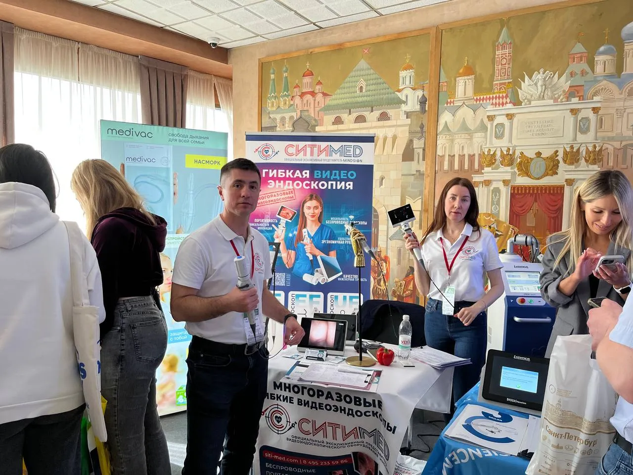 Риноларингоскоп Mindsion в центре ЛОР-выставки
